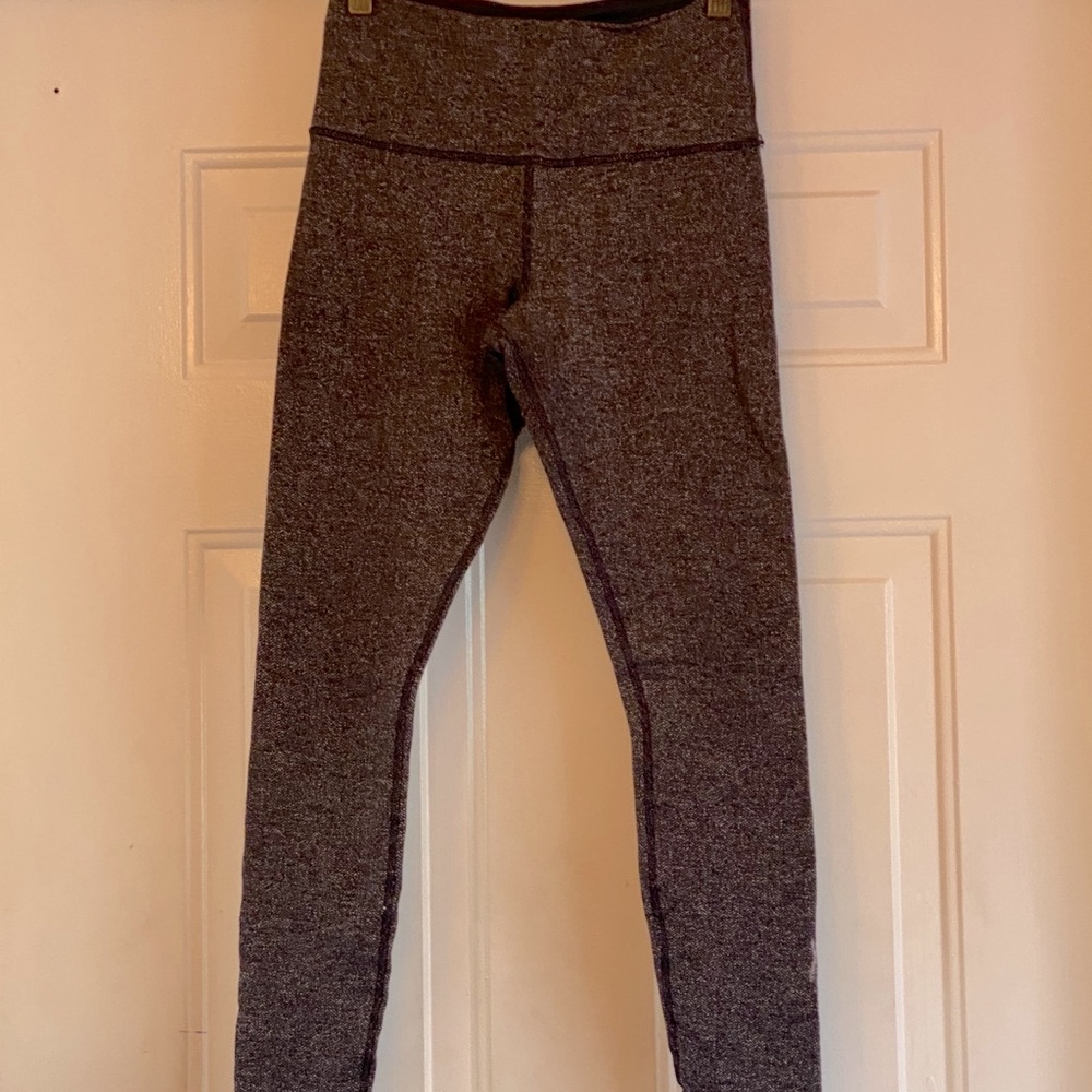Lululemon size 4 mid rise leggings lightly used
